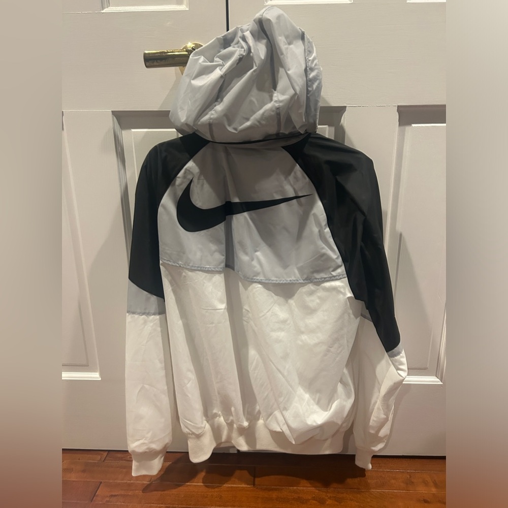 NIKE unisex Multicolor light weight, water resistant. Jacket